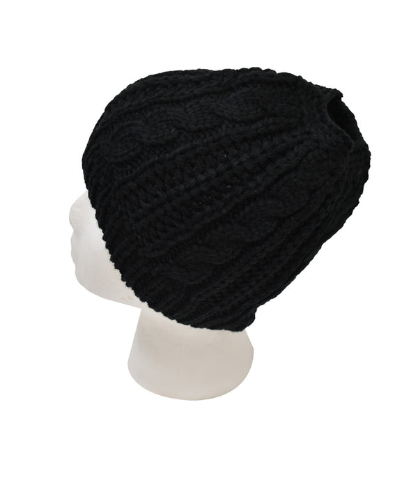 CABLEKNIT BEANIE WITH PONY HOLE